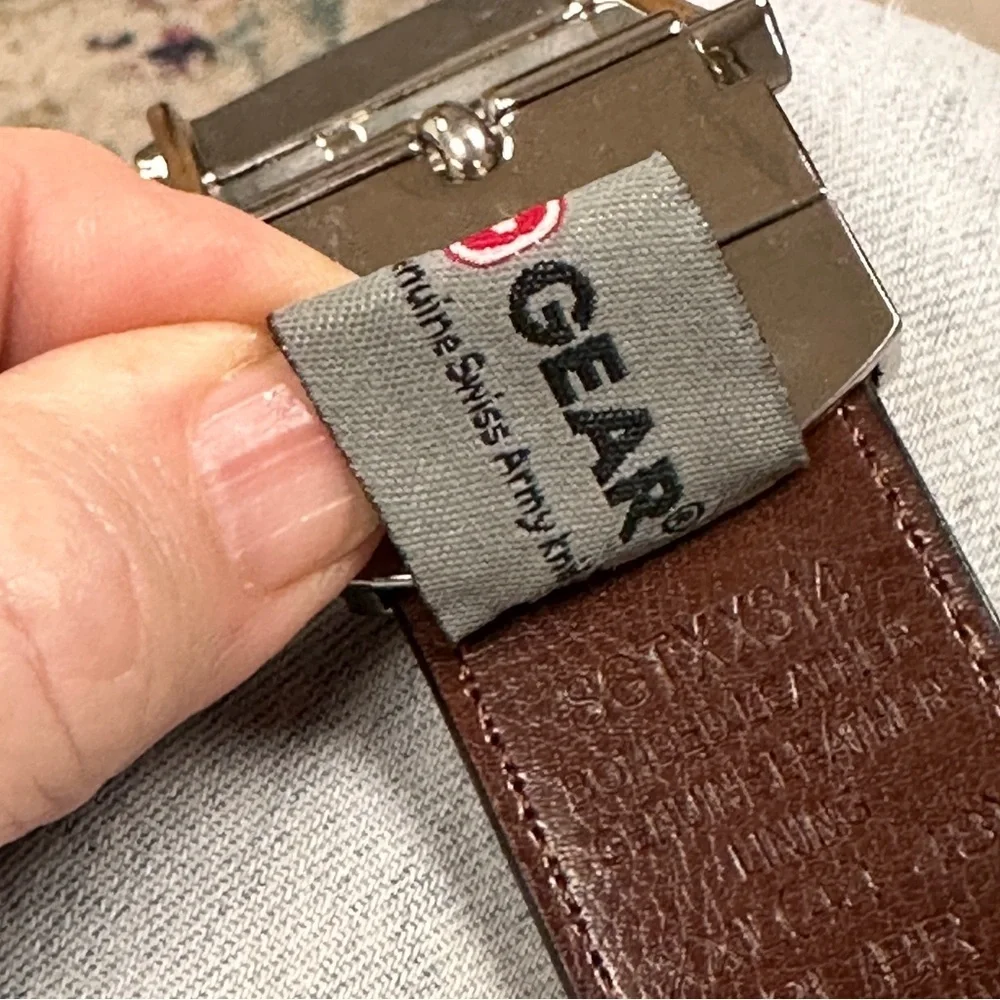 Swiss Gear Black / Brown Reversible Belt with Silver Buckle XXL 44 -48.